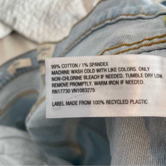 TARGET | Universal Thread Vintage Straight Jeans Cropped Distressed Size 10 NWOT - Picture 5 of 7